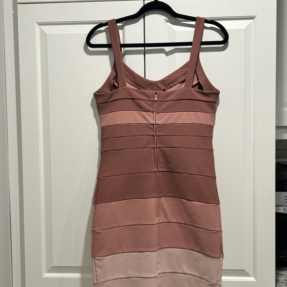 Size M dynamite dress - Picture 3 of 8